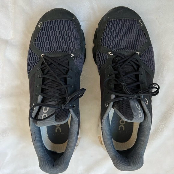 On Running Cloudflyer Men's Black / White Sneakers, Men's Size 10.5 - Picture 4 of 8